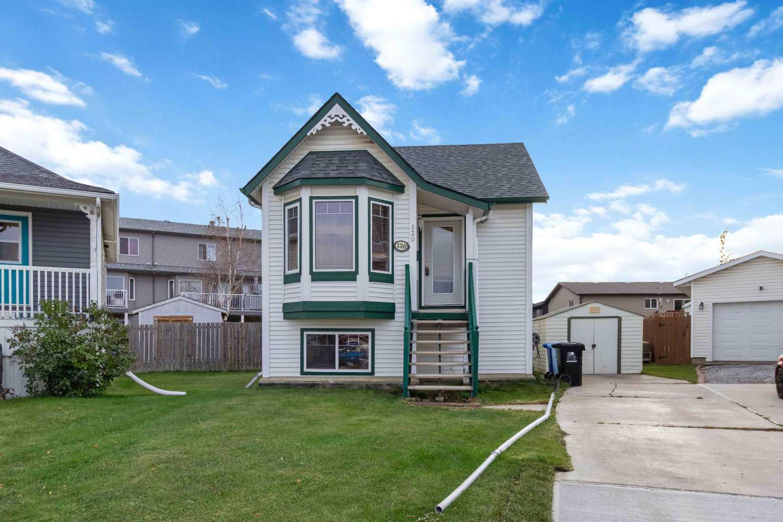 130 Athabasca Pl, Fort Mcmurray, AB T9J 1B4