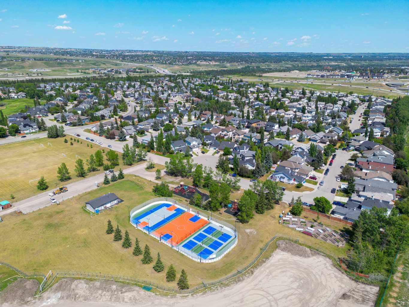 152 Valley Meadow Close NW, Calgary, AB T3B 5M2