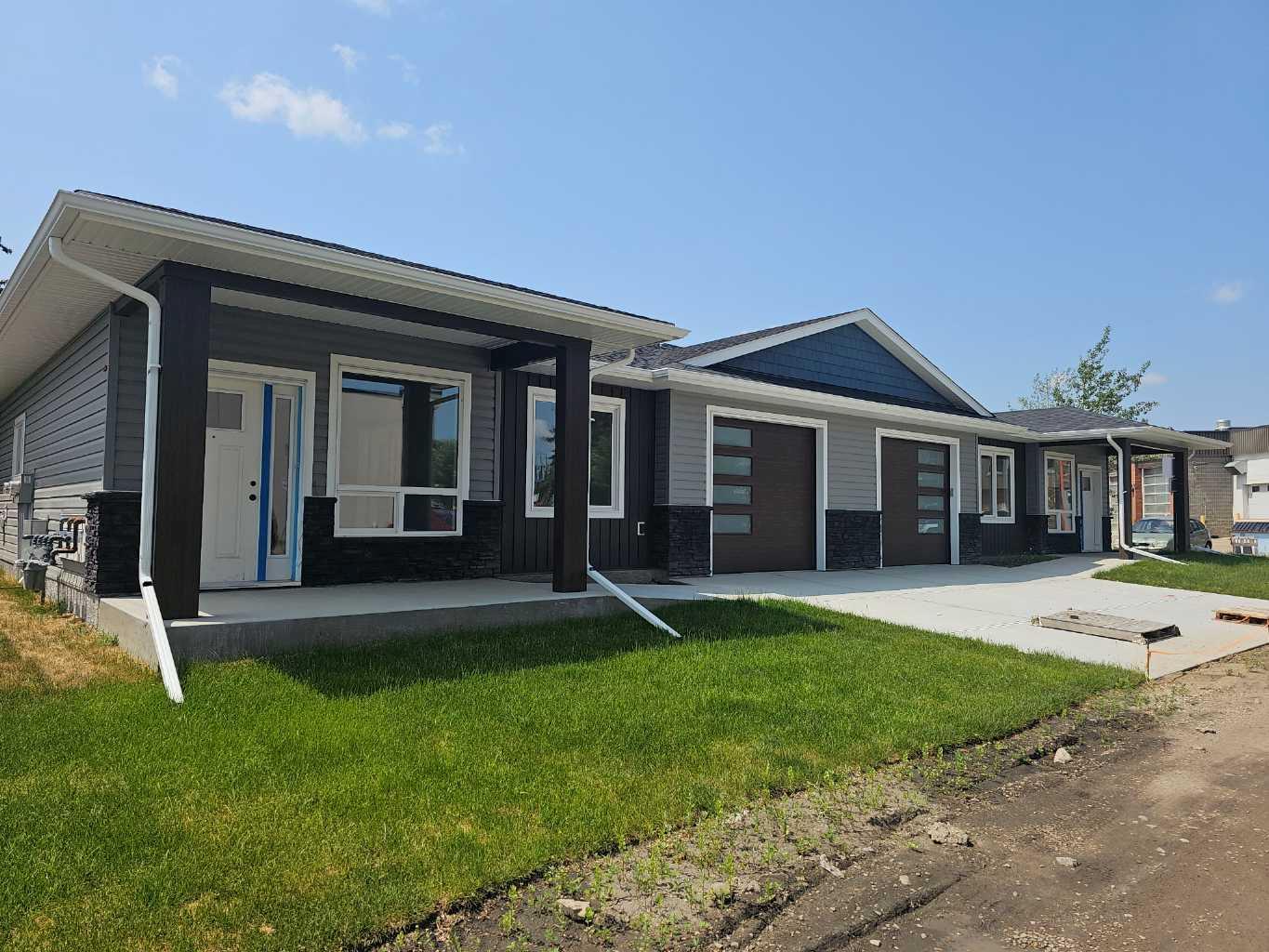 4738 49a Avenue #3, Lacombe, AB T4L 1N4