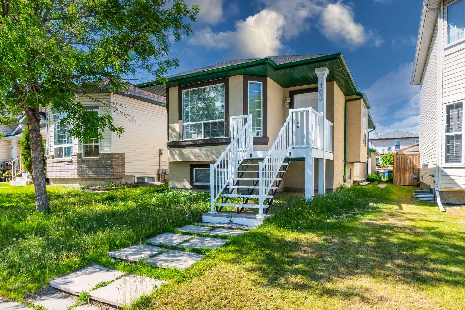 163 Anaheim Cir NE, Calgary, AB T1Y 7C9