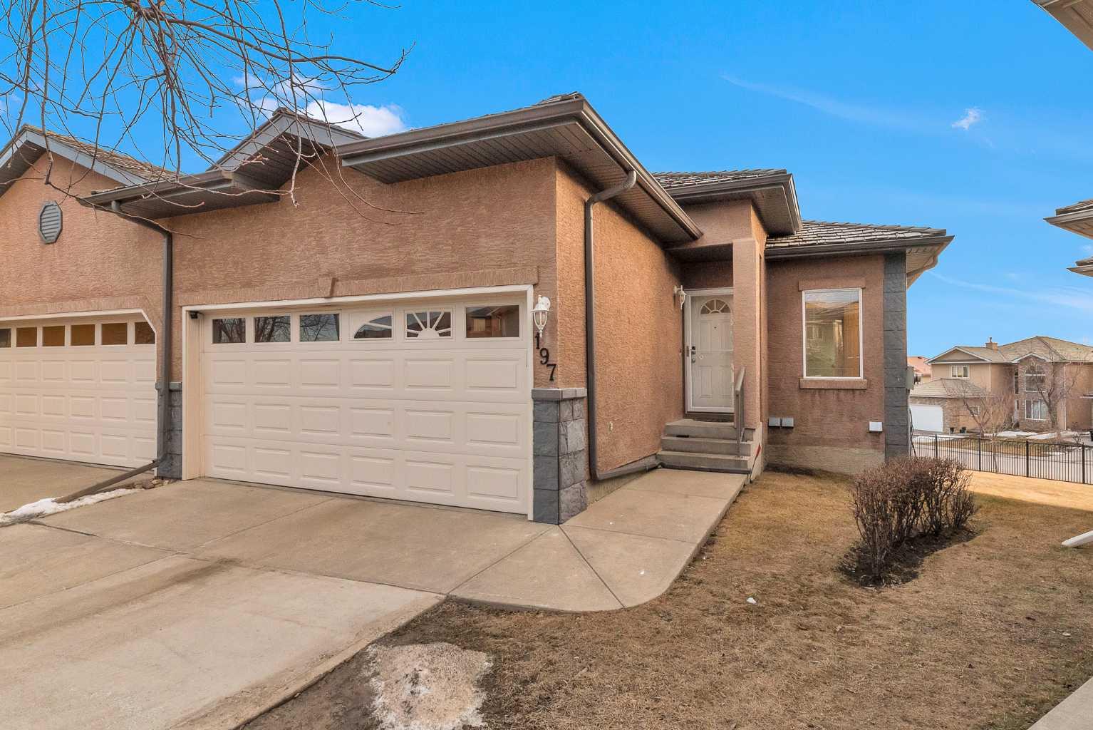 197 Royal Crest Vw NW, Calgary, AB T3G 5W4