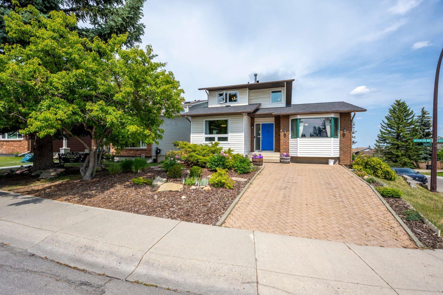 4 Beddington Way NE, Calgary, AB T3K 1M9