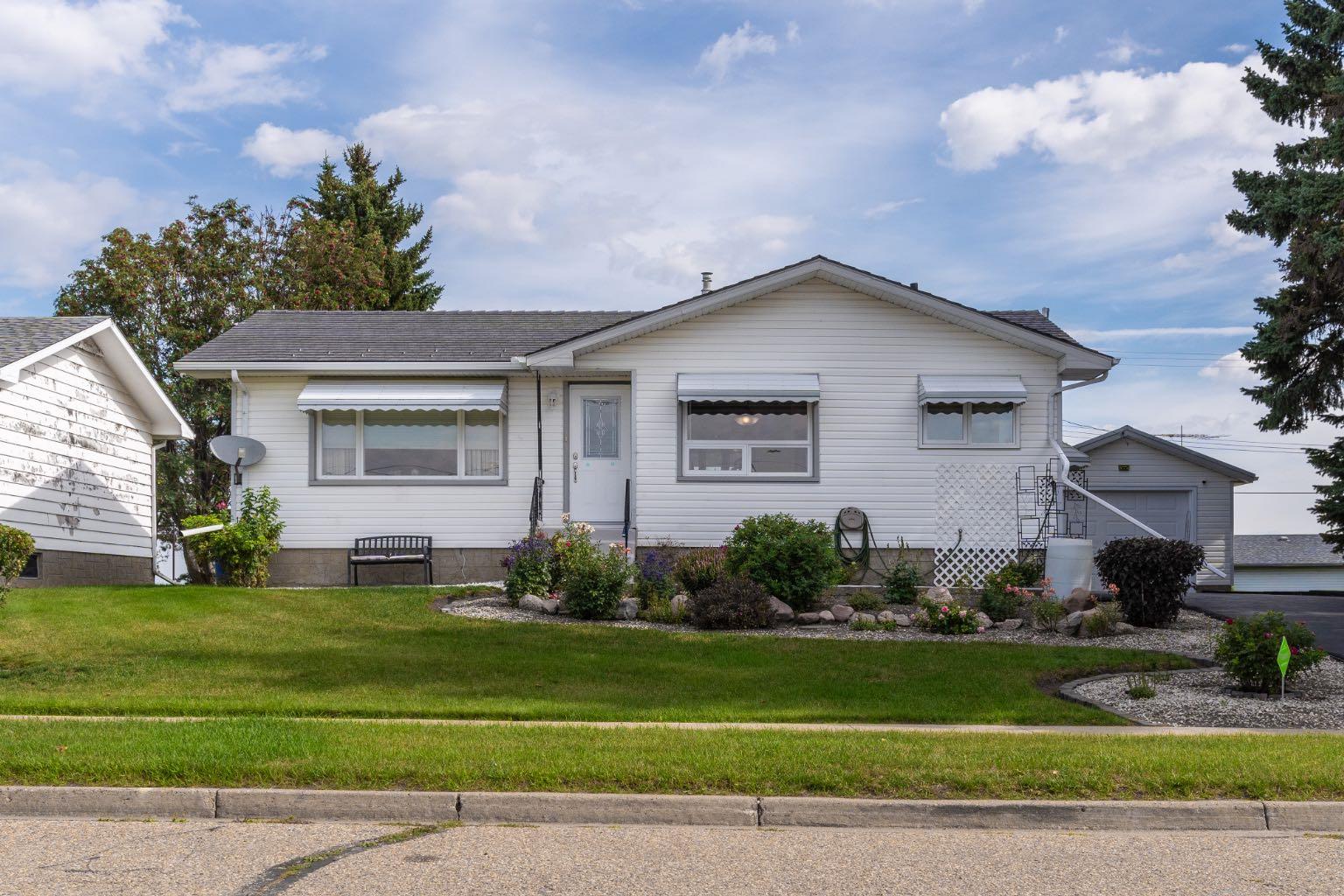 50 Avenue Unit 5232, Holden, AB T0B 2C0