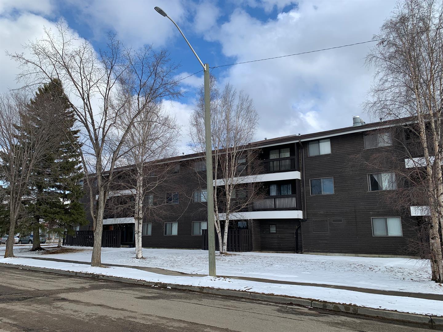 5317 5 Avenue Unit 211, Edson, AB T7E 1P7