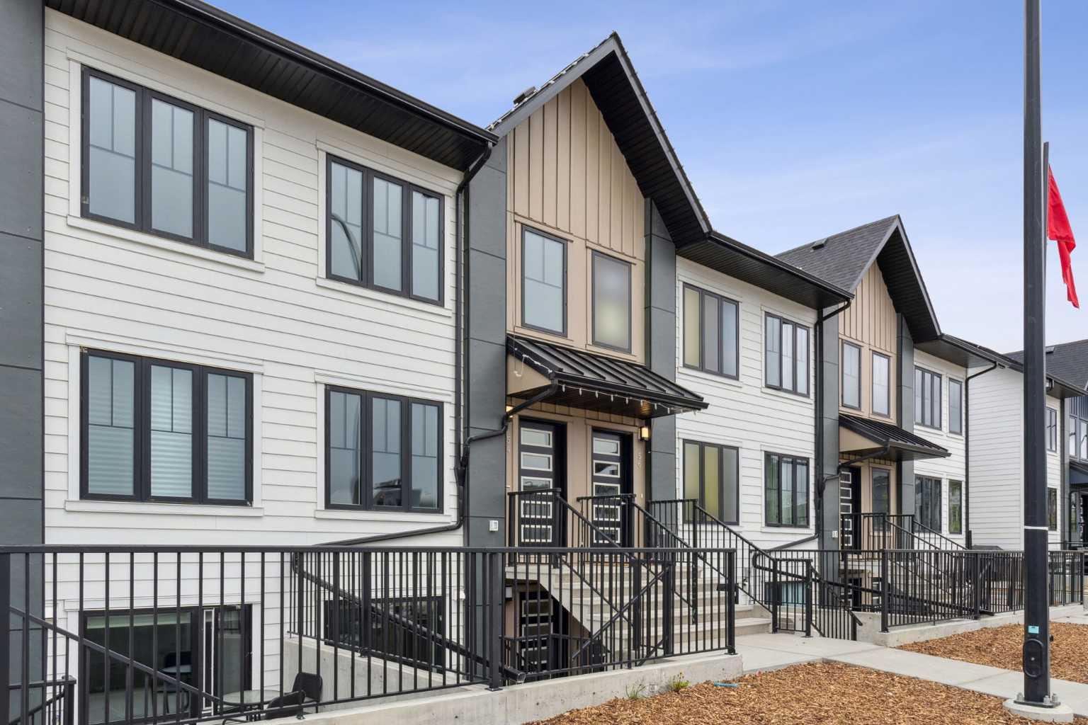 52 Livingston Parade NE, Calgary, AB T3P 2K4