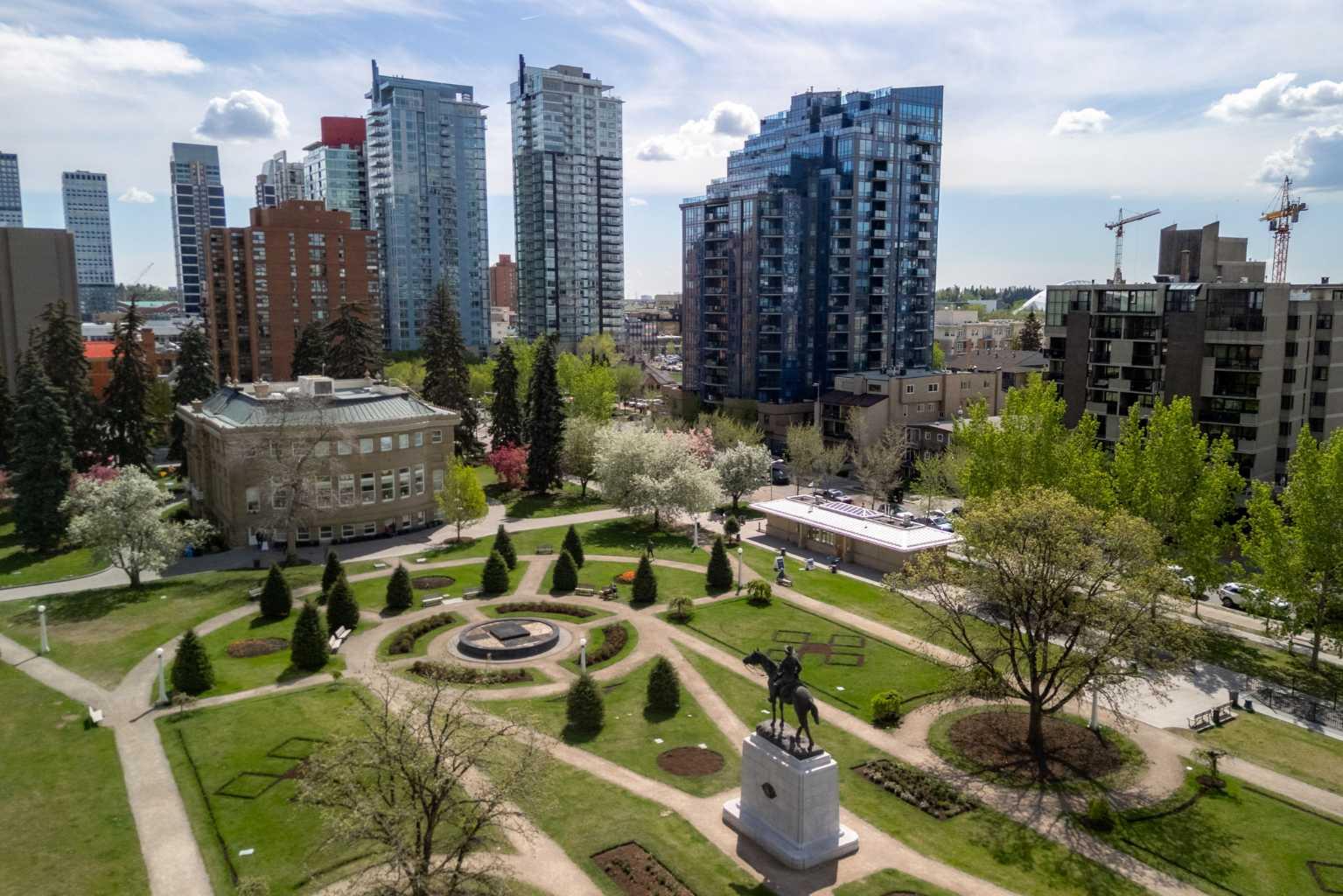 303 13 Avenue Sw Unit 203, Calgary, AB T2R 0Y9