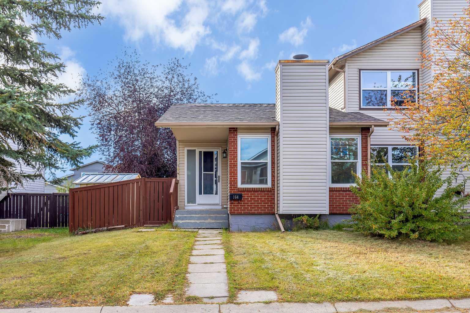 164 Deerview Way SE, Calgary, AB T2J 6K3