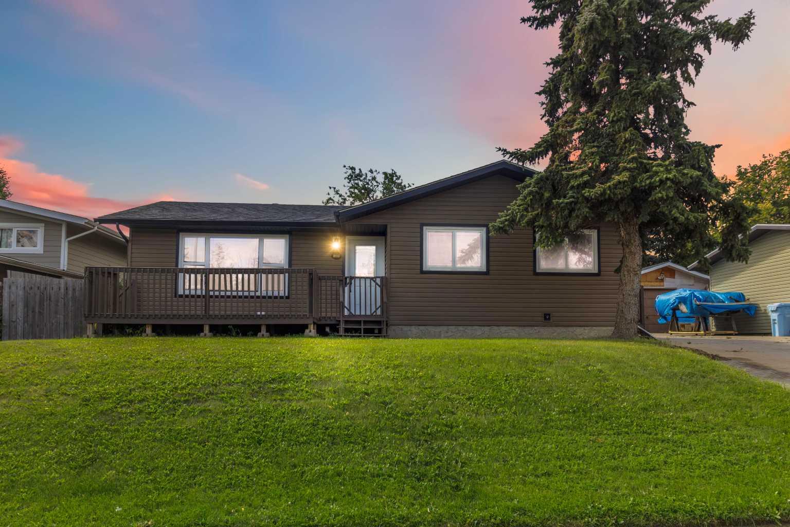 109 Rosslyn St, Fort Mcmurray, AB T9H 2X9