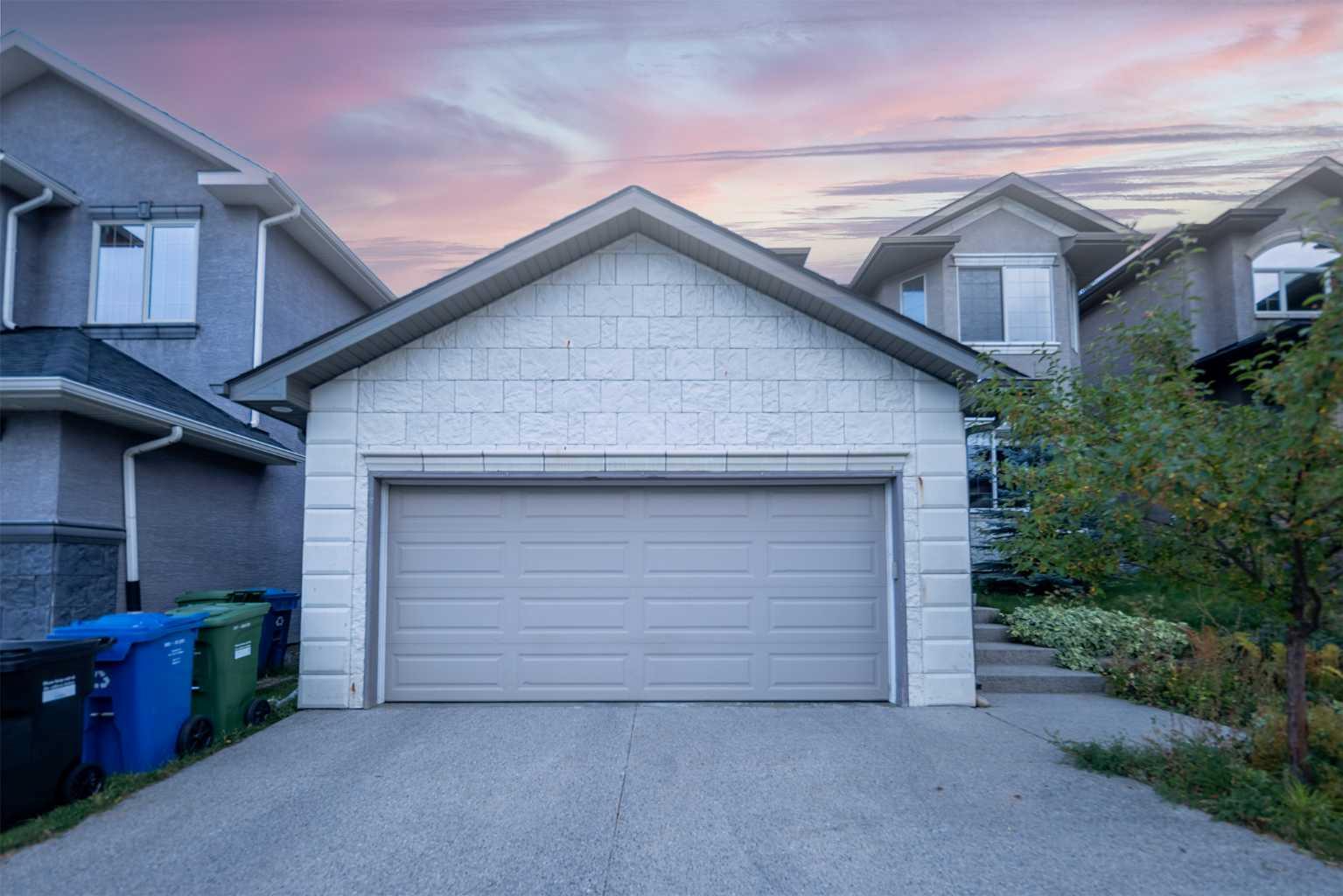 52 Elmont Grn SW, Calgary, AB T3H 5Y4