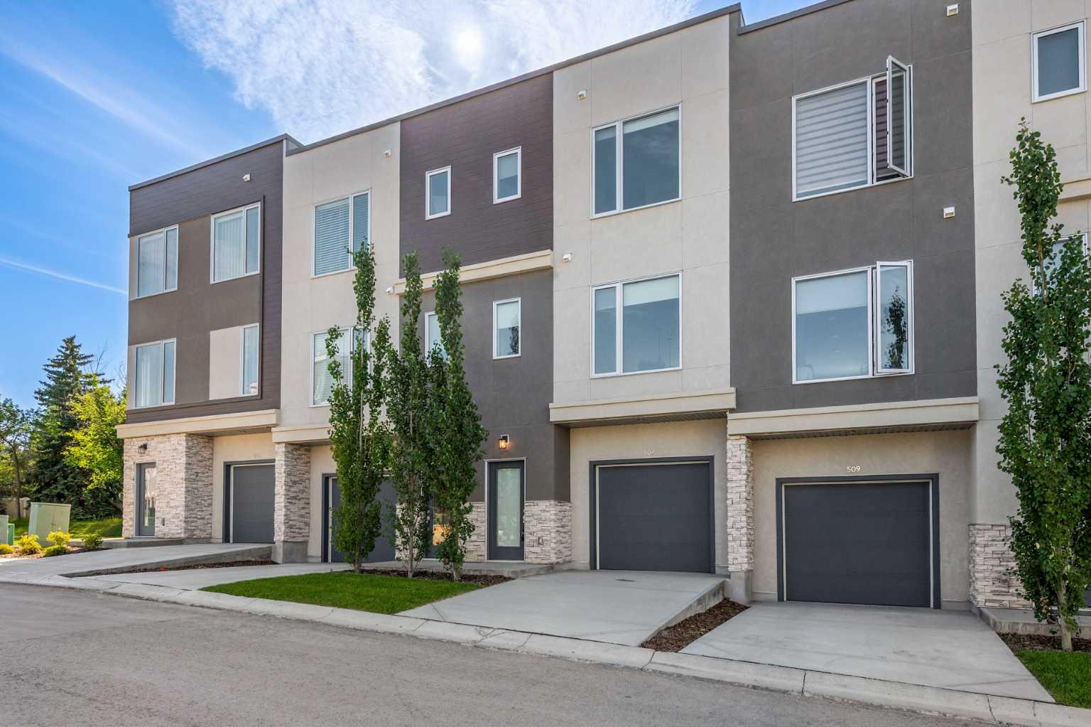 507 Shawnee Sq SW, Calgary, AB T2Y 0W4