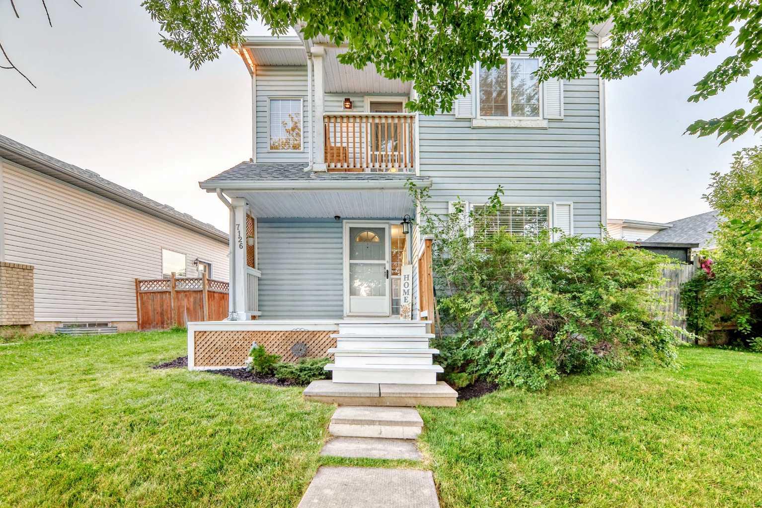 7126 Laguna Way NE, Calgary, AB T1Y 7A7