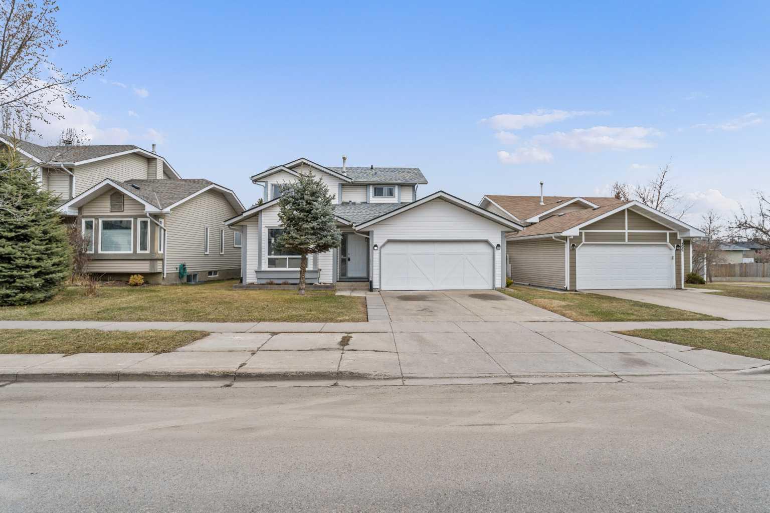 395 Millrise Dr SW, Calgary, AB T2Y 2C7