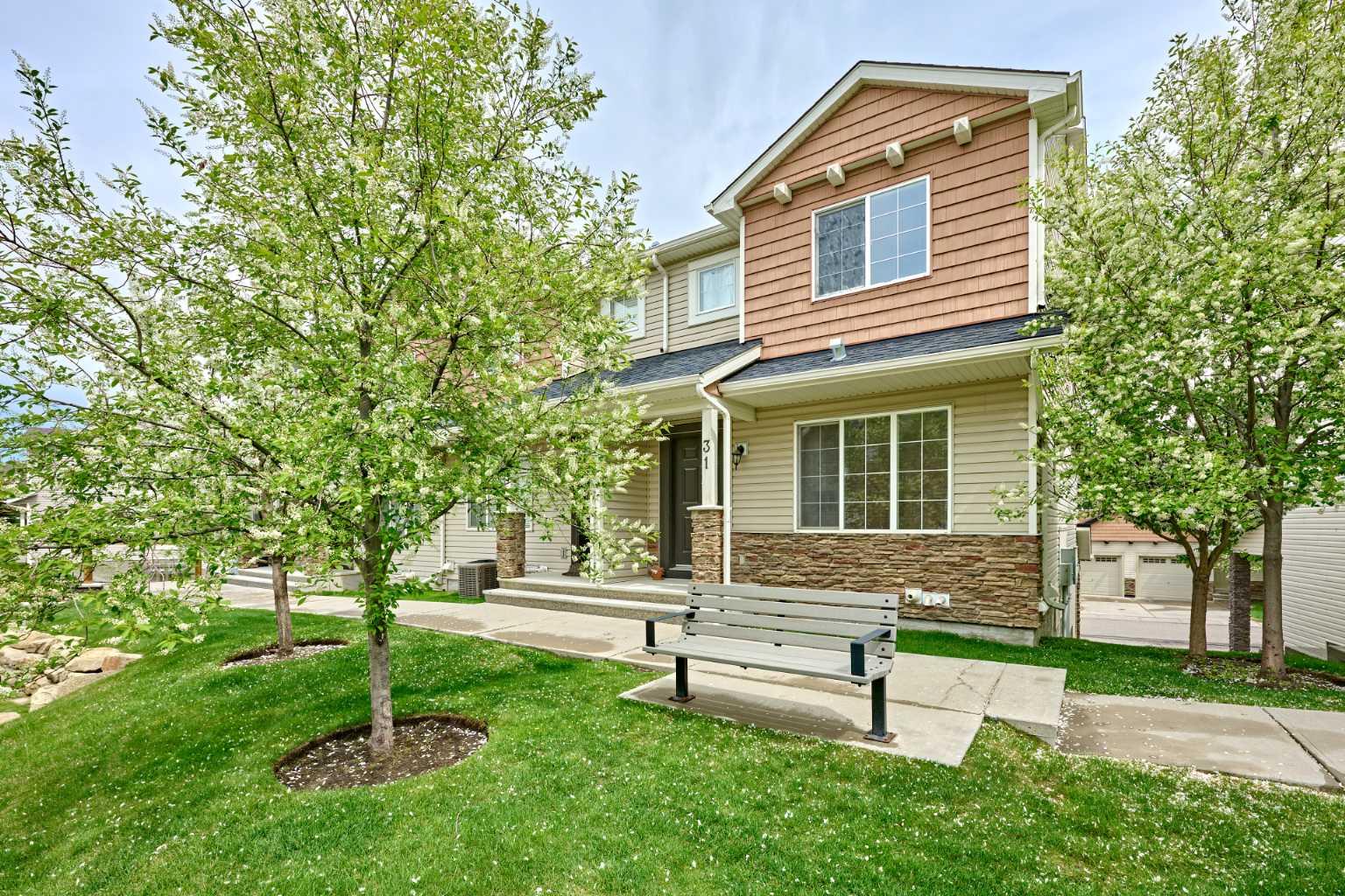 31 Pantego Ln NW, Calgary, AB T3K 0T1
