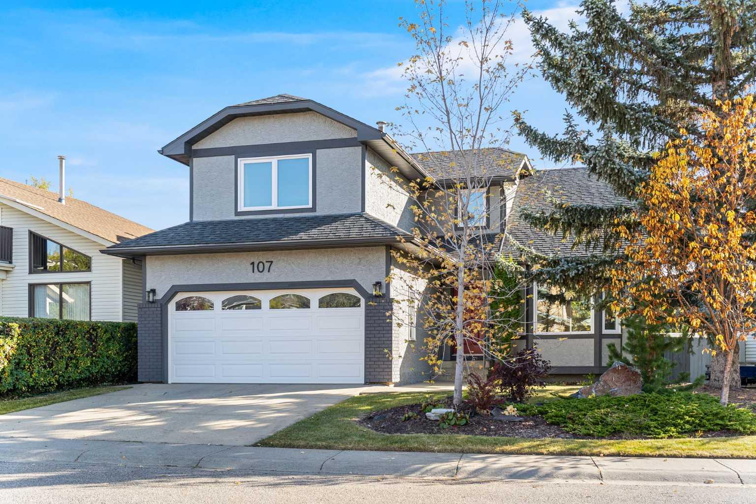 107 Wood Valley Dr SW, Calgary, AB T2W 5V6