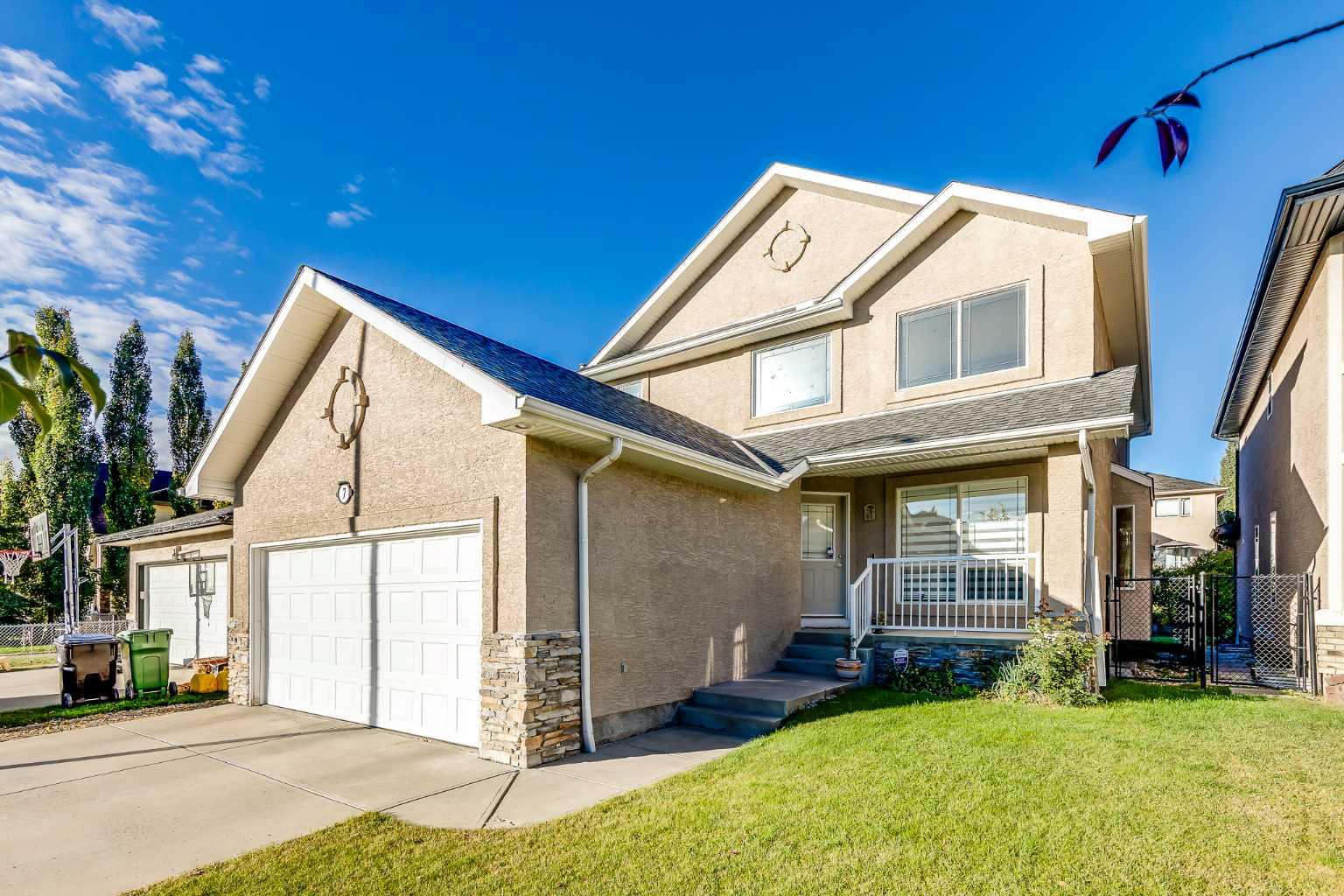 7 Everglade Cir SW, Calgary, AB T2Y 4M7