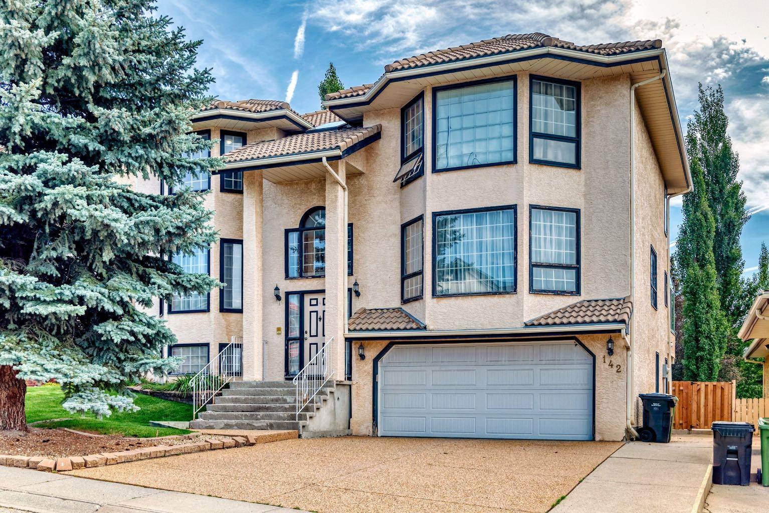 142 Edgeview Rd NW, Calgary, AB T3A 4V1
