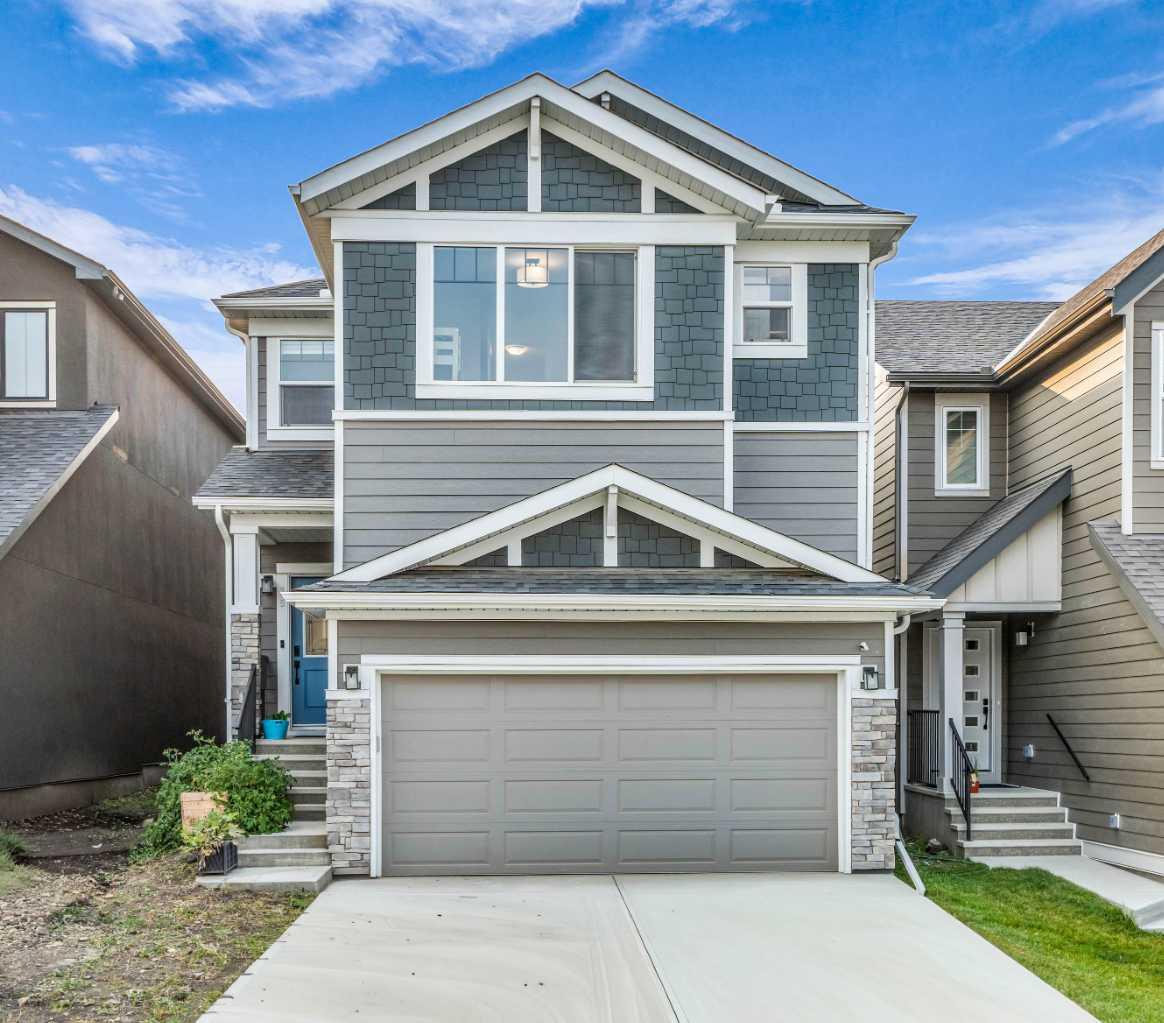 35 Versant Vw SW, Calgary, AB T2Y 0W9