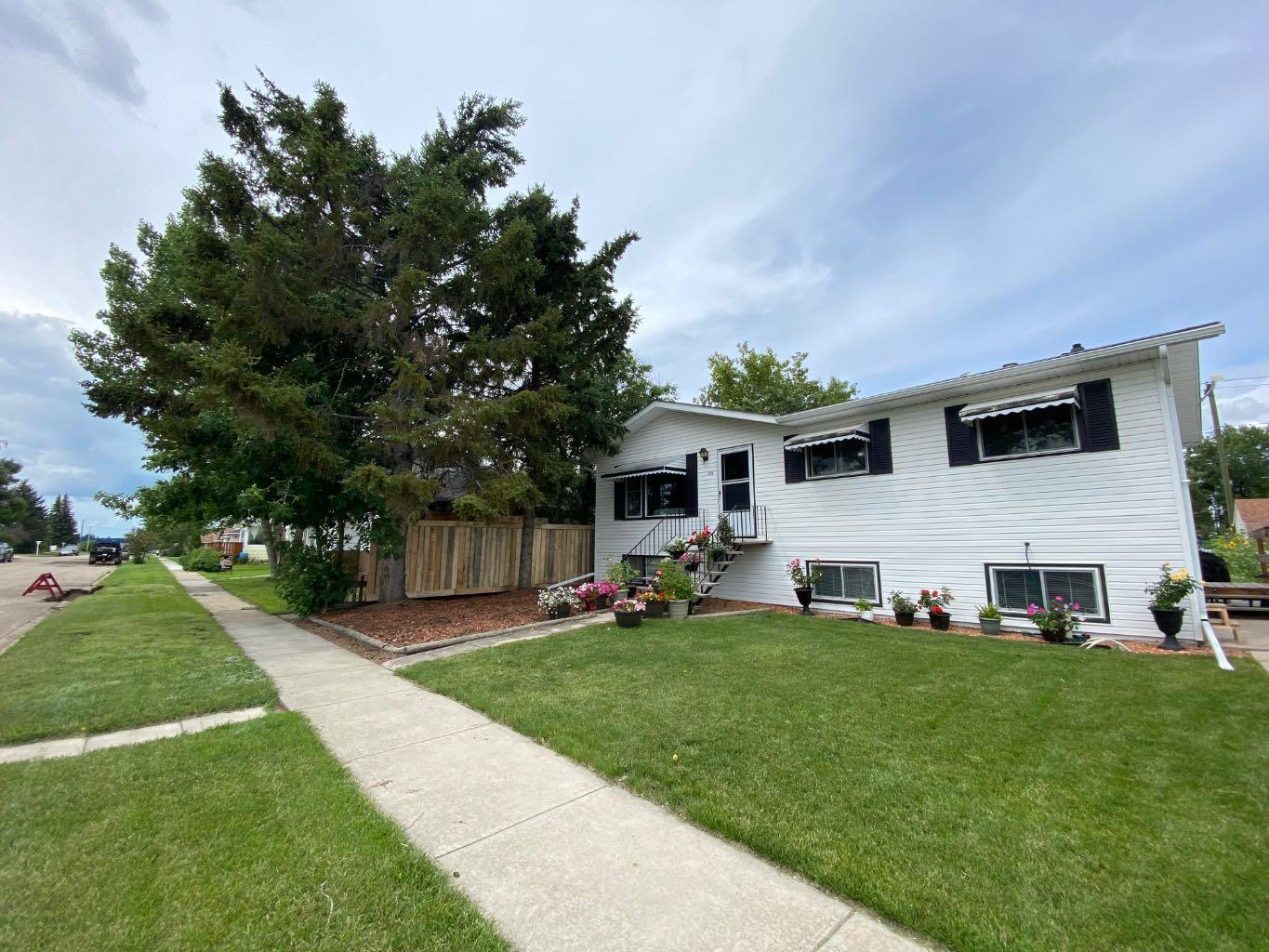 4 Avenue W Unit 208, Hanna, AB T0J 1P0