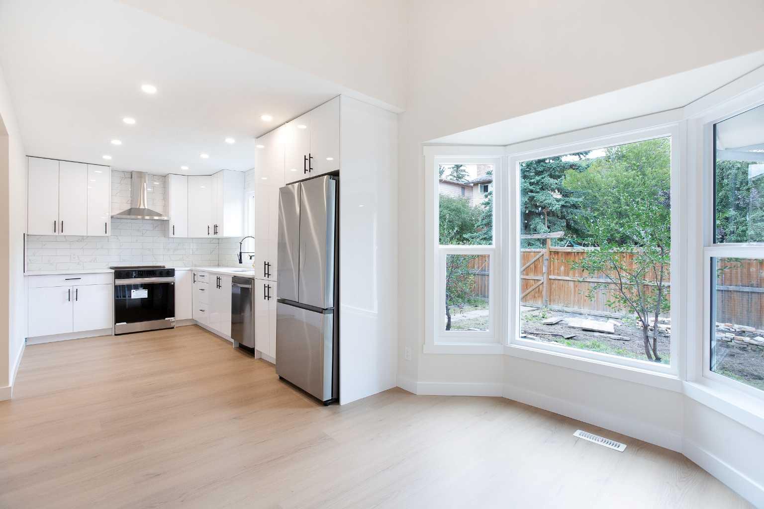 24 Hawkwood Cres NW, Calgary, AB T3G 1X5
