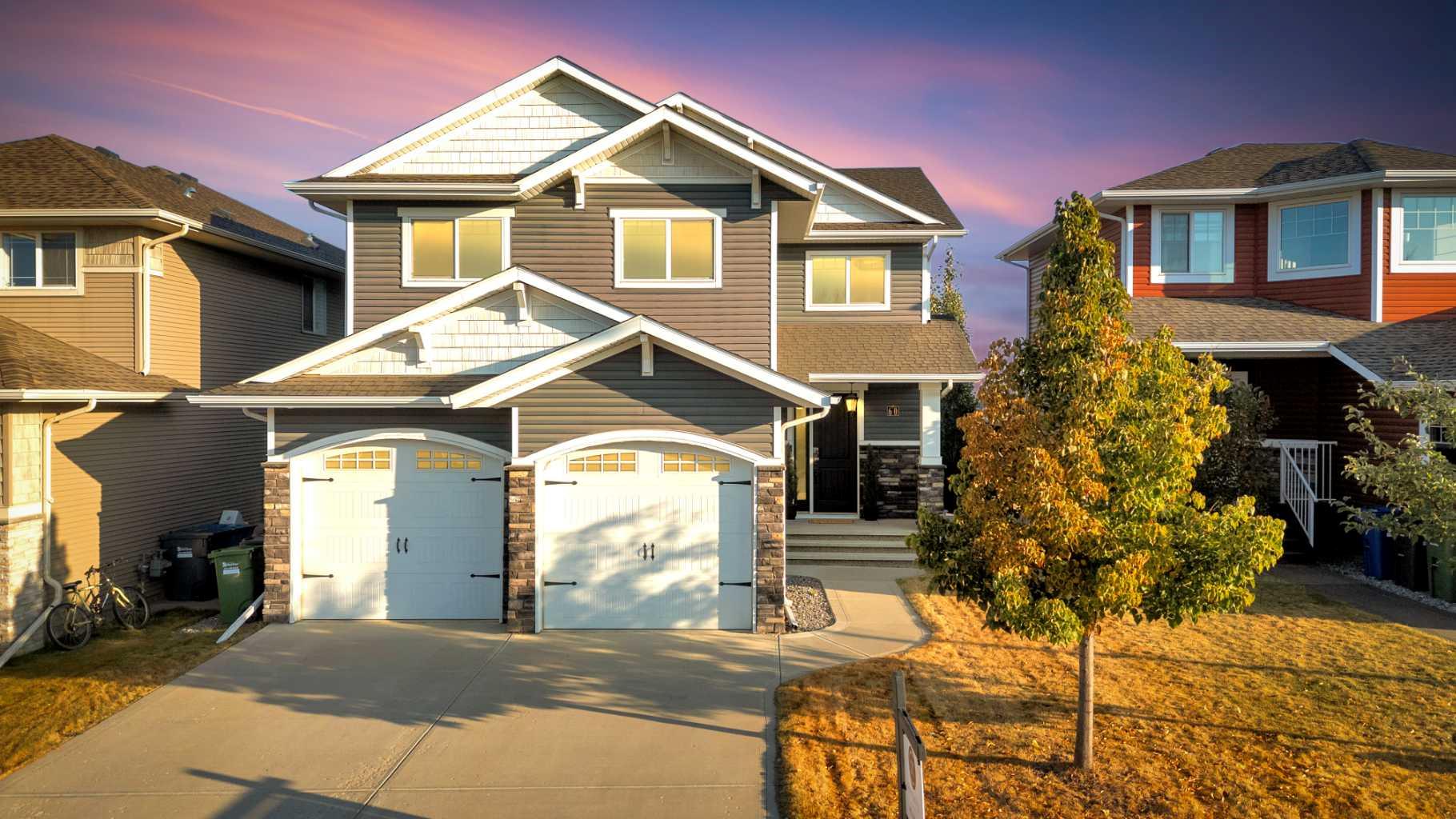 60 Thompson Cres, Red Deer, AB T4P 0N8