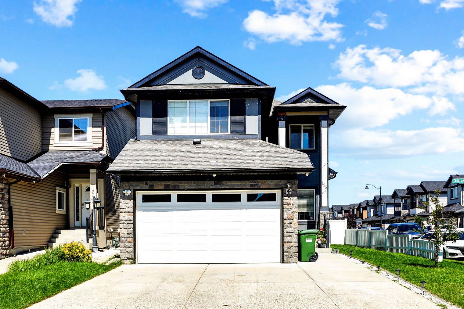 128 Taralake Common NE, Calgary, AB T3J 0J2