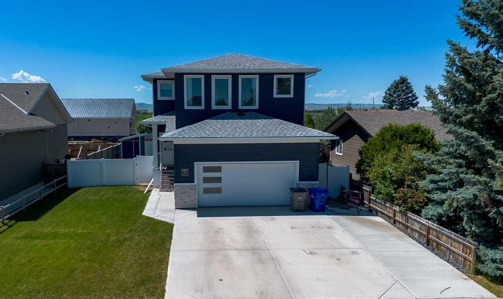 4889 7 Street West, Claresholm, AB T0L 0T0