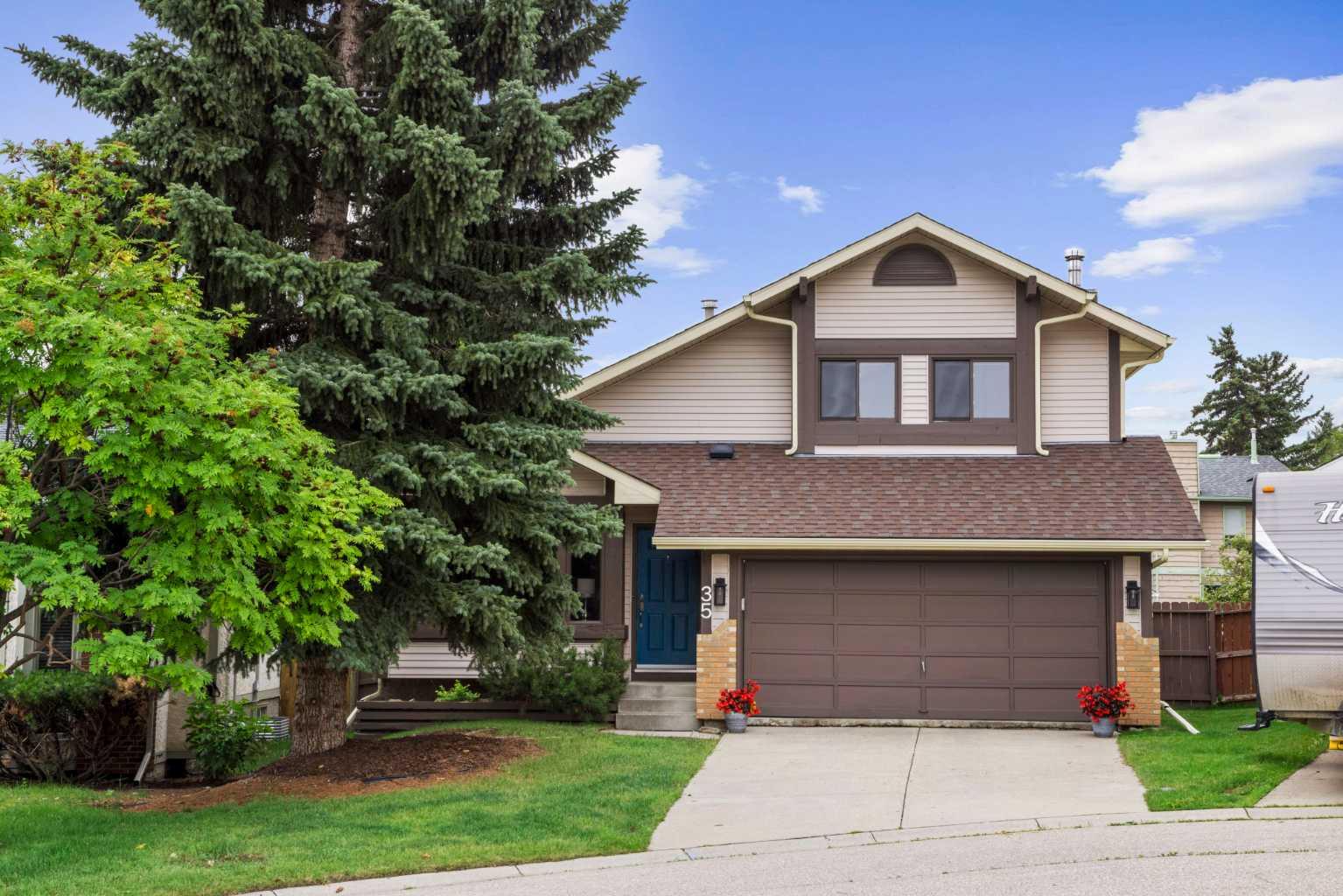 35 Millside Pl SW, Calgary, AB T2Y 2R6
