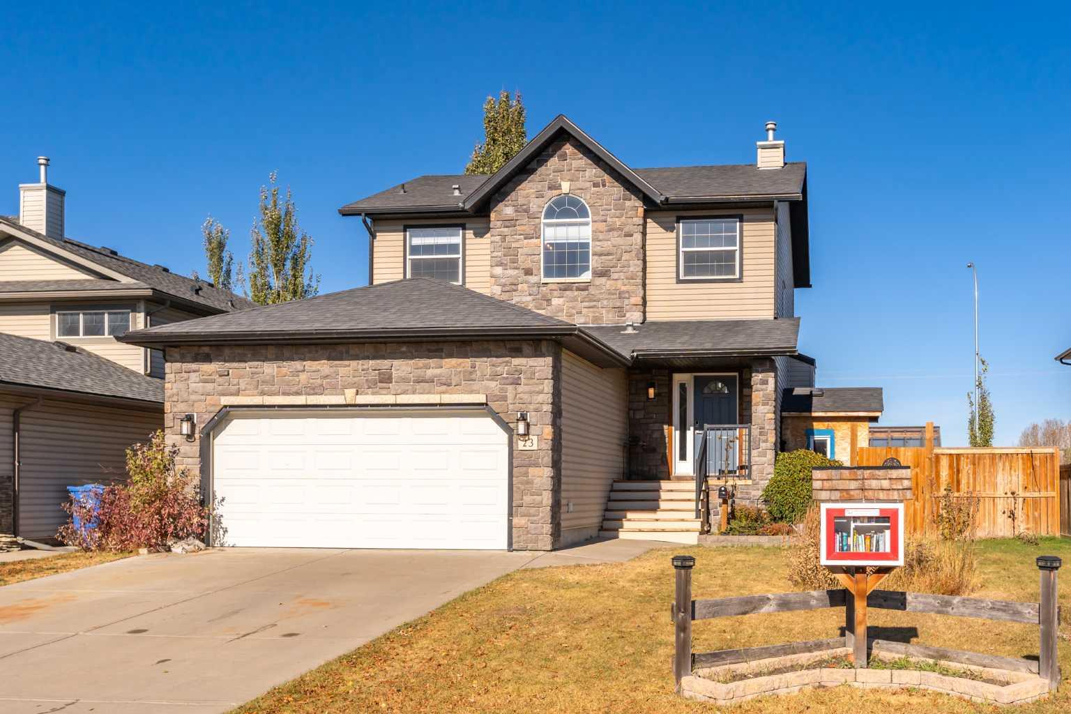 23 Collins Cres, Crossfield, AB T0M 0S0