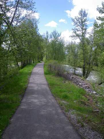 128 St St, Blairmore, AB T0K 0E0