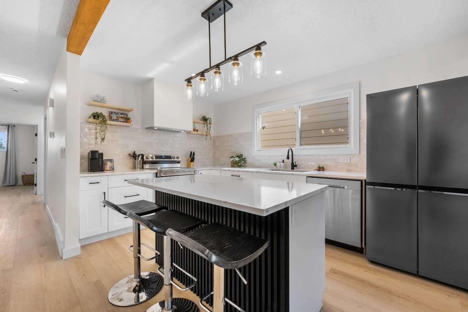 966 Berkley Dr NW, Calgary, AB T3K 1A2