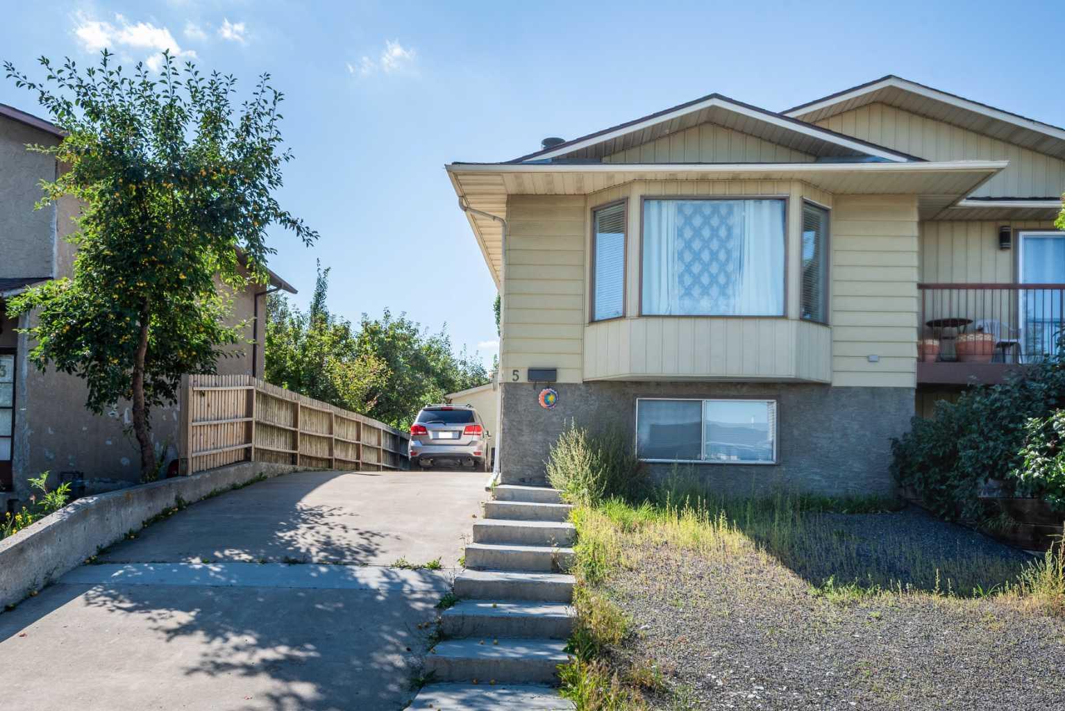 5 Fonda Dr SE, Calgary, AB T2A 6E4