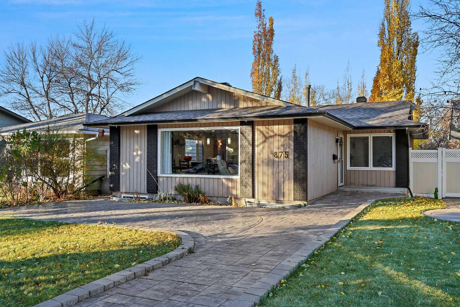 875 Midridge Dr SE, Calgary, AB T2X 1H4