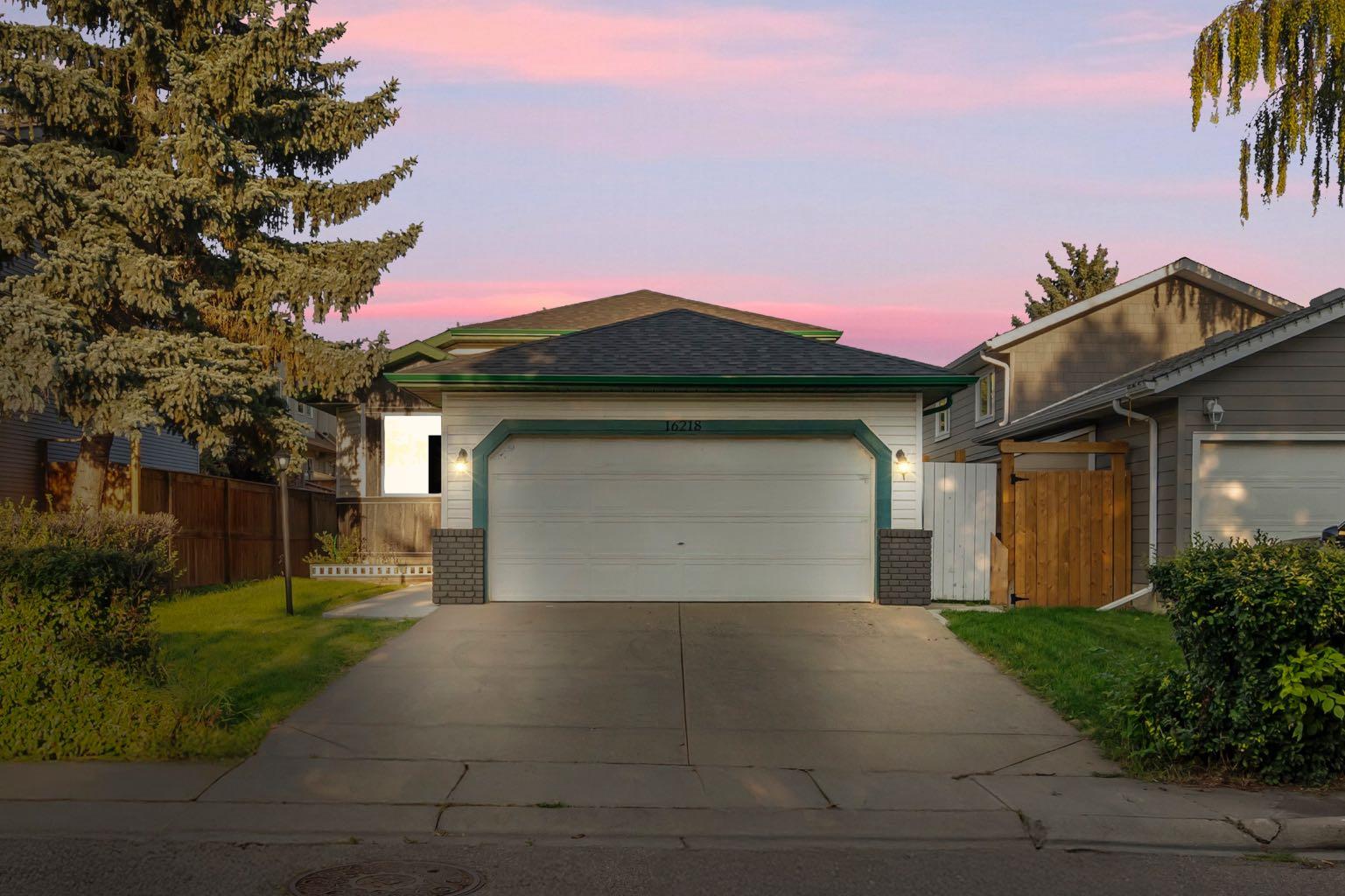 16218 Shawbrooke Rd SW, Calgary, AB T2Y 3C1