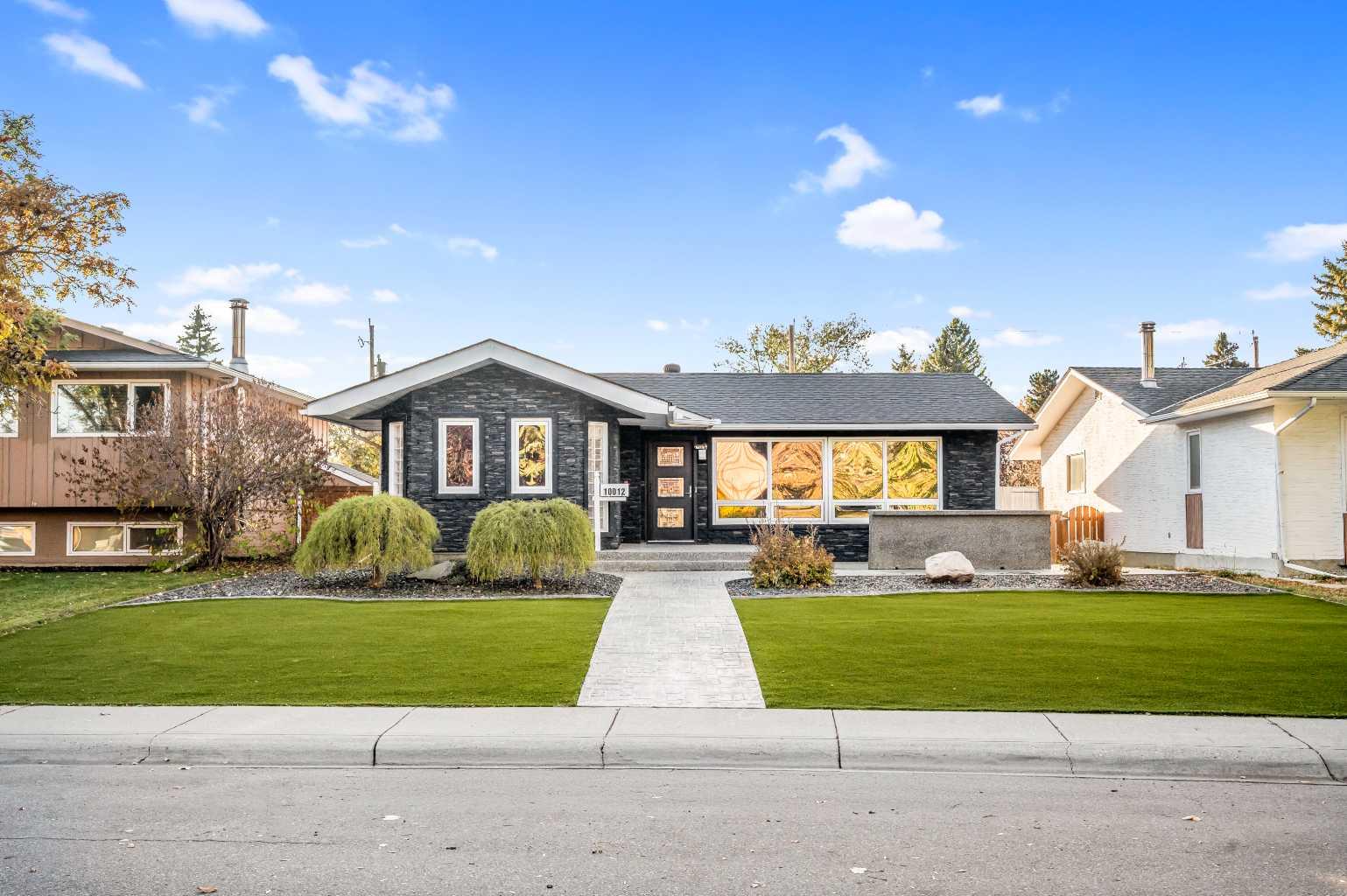 10012 Willowview Rd SE, Calgary, AB T2J 1P4