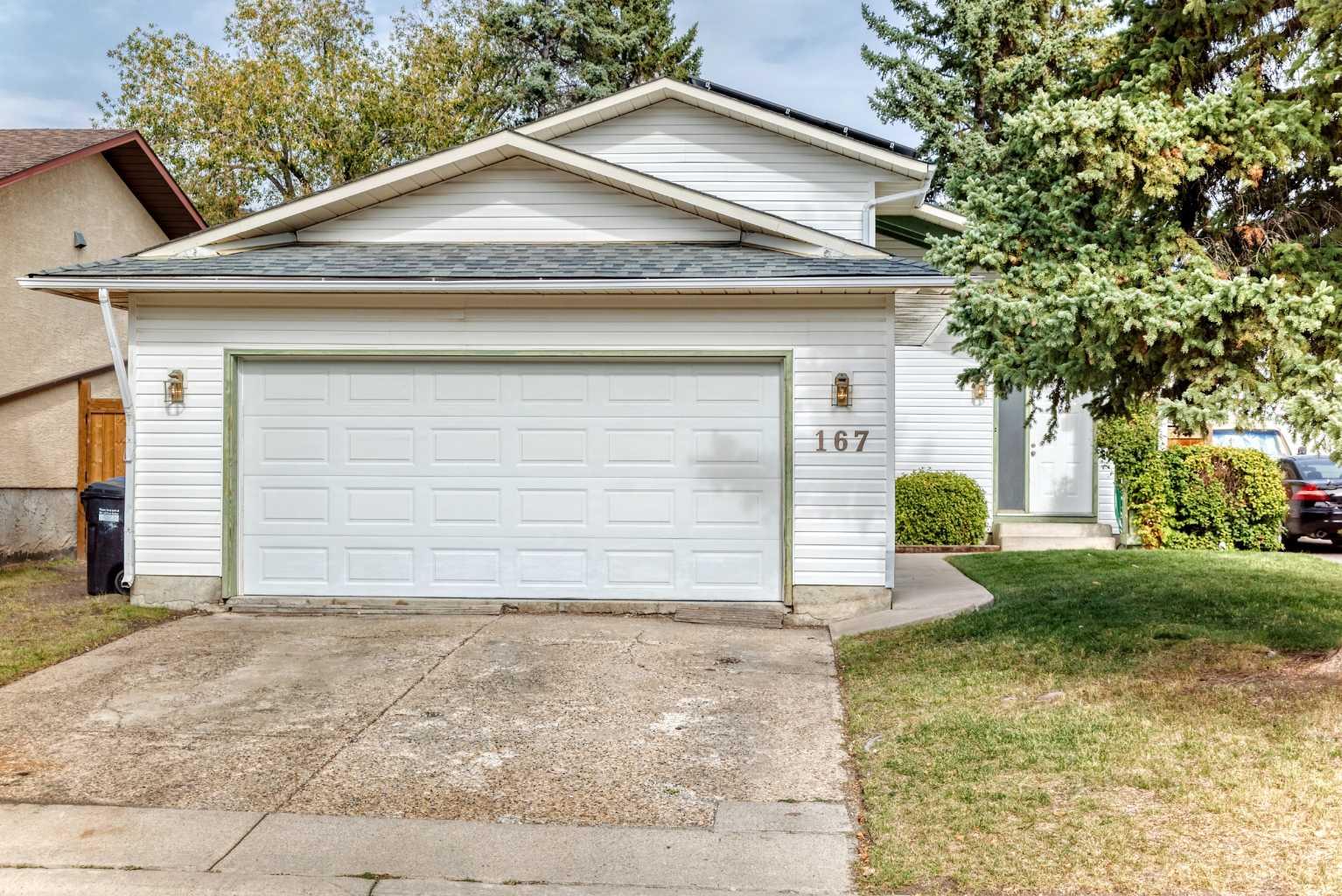 167 Woodridge Pl SW, Calgary, AB T2W 3R4