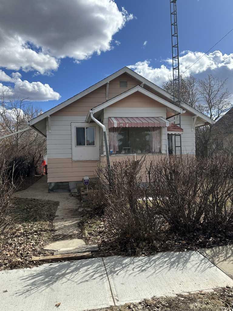 4 Avenue E Unit 107, Hanna, AB T0J 1P0
