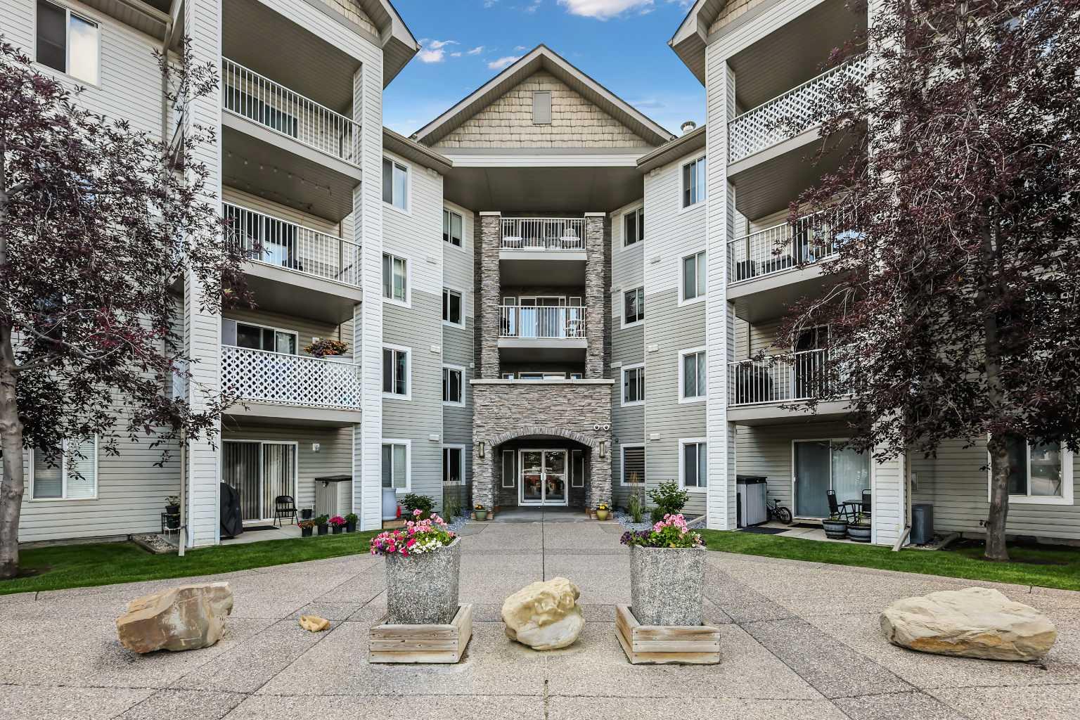2000 Somervale Court Sw Unit 111, Calgary, AB T2Y 4J1