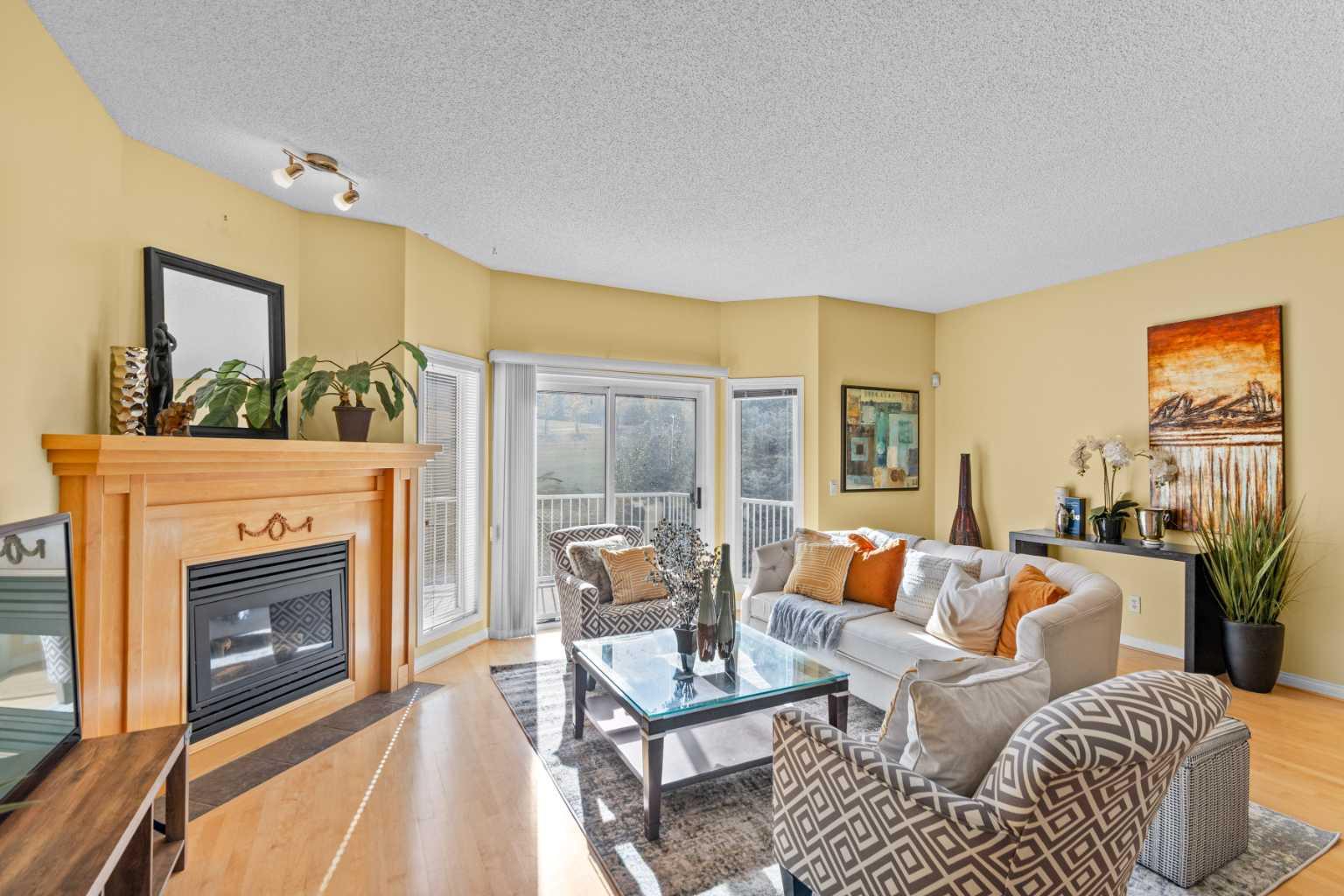 147 Hampstead Grn NW, Calgary, AB T3A 6H1