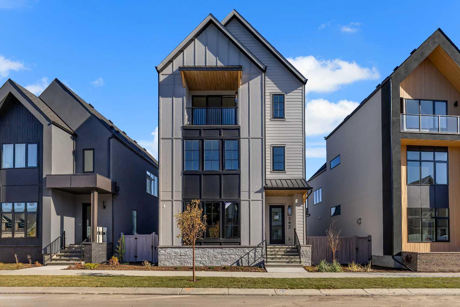 342 Normandy Dr SW, Calgary, AB T3E 8G8
