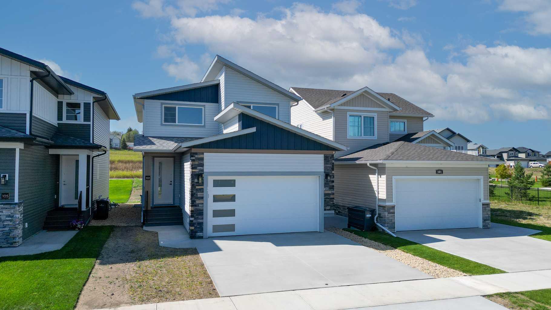 103 Crestview Blvd, Sylvan Lake, AB T4S 0T7