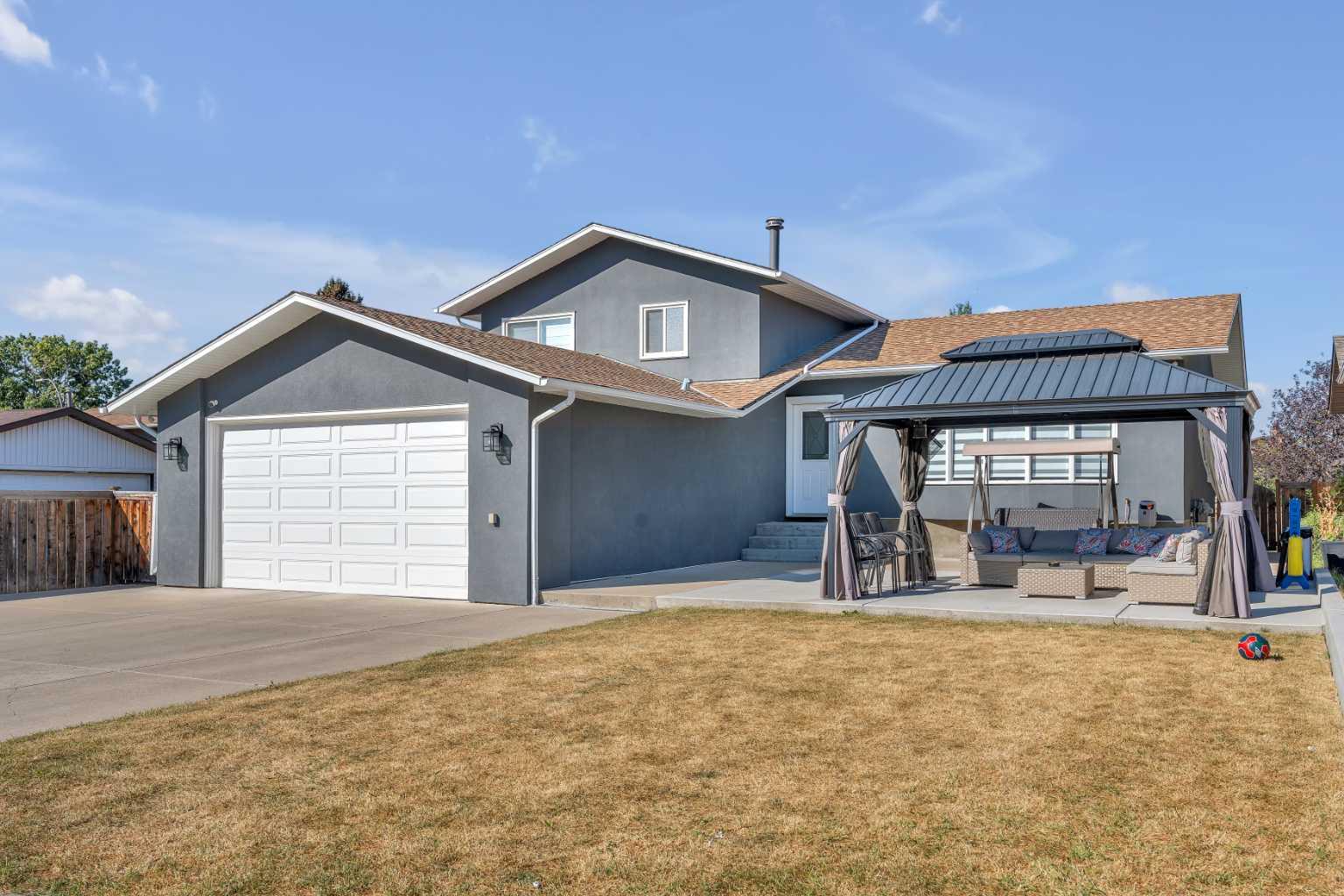 351 Templevale Pl NE, Calgary, AB T1Y 4V8