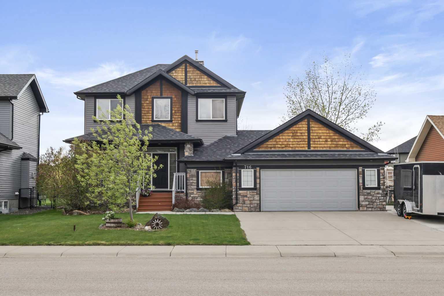 716 Boulder Creek Dr SE, Langdon, AB T0J 1X3