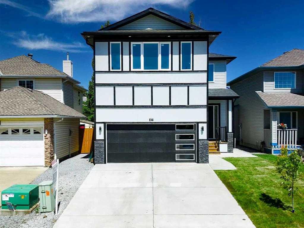 136 Douglas Ridge Grn SE, Calgary, AB T2Z 2T3