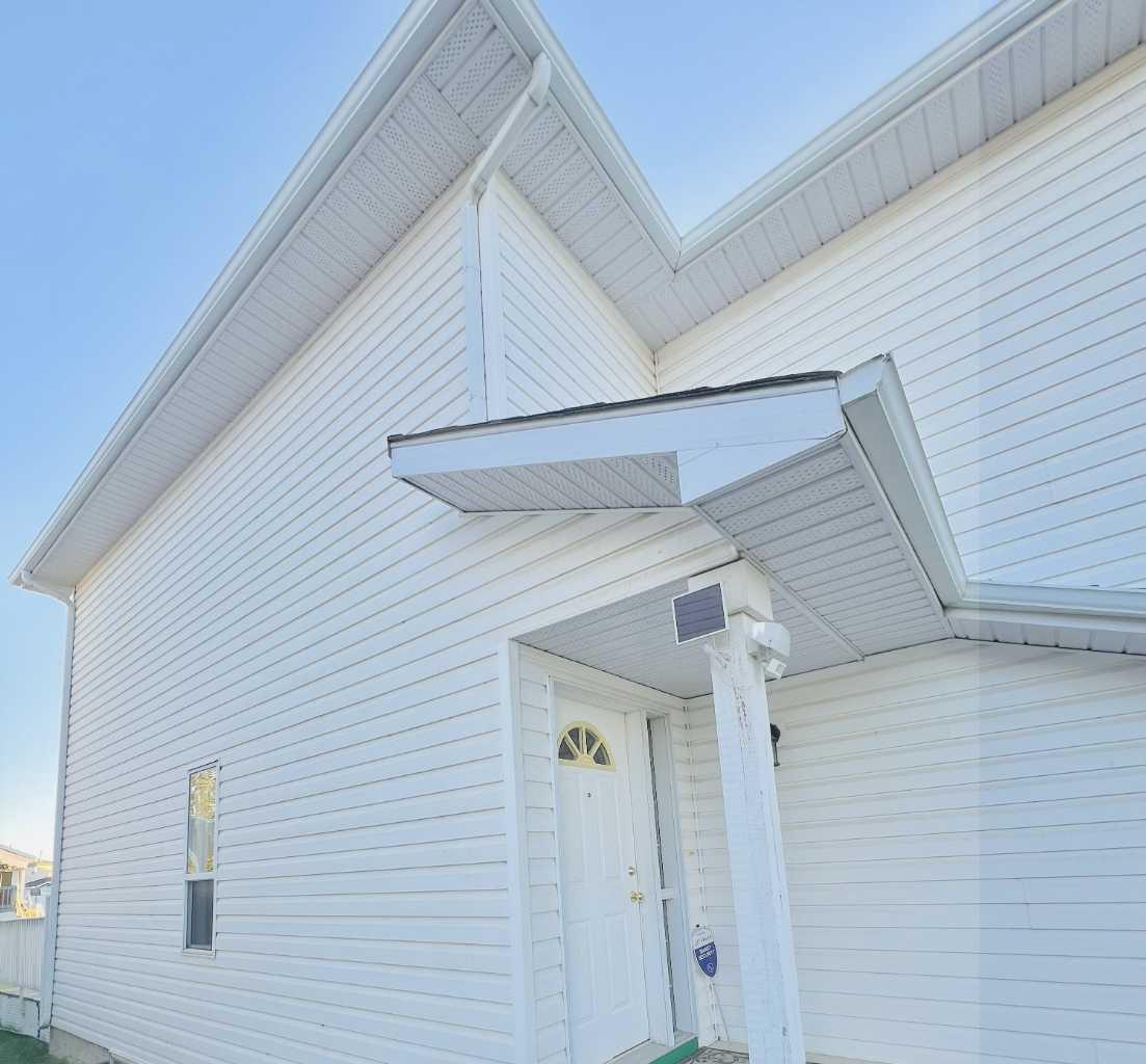 272 Applestone Park SE, Calgary, AB T2W 7W3
