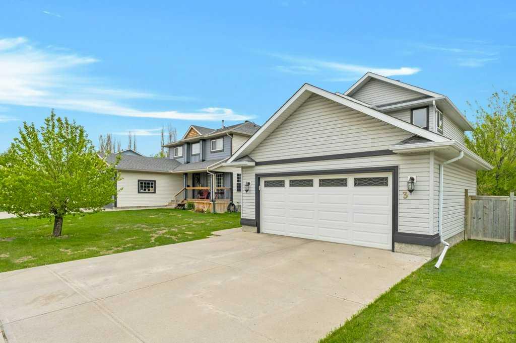 Cochrane, AB homes with backyards for sale Houseful