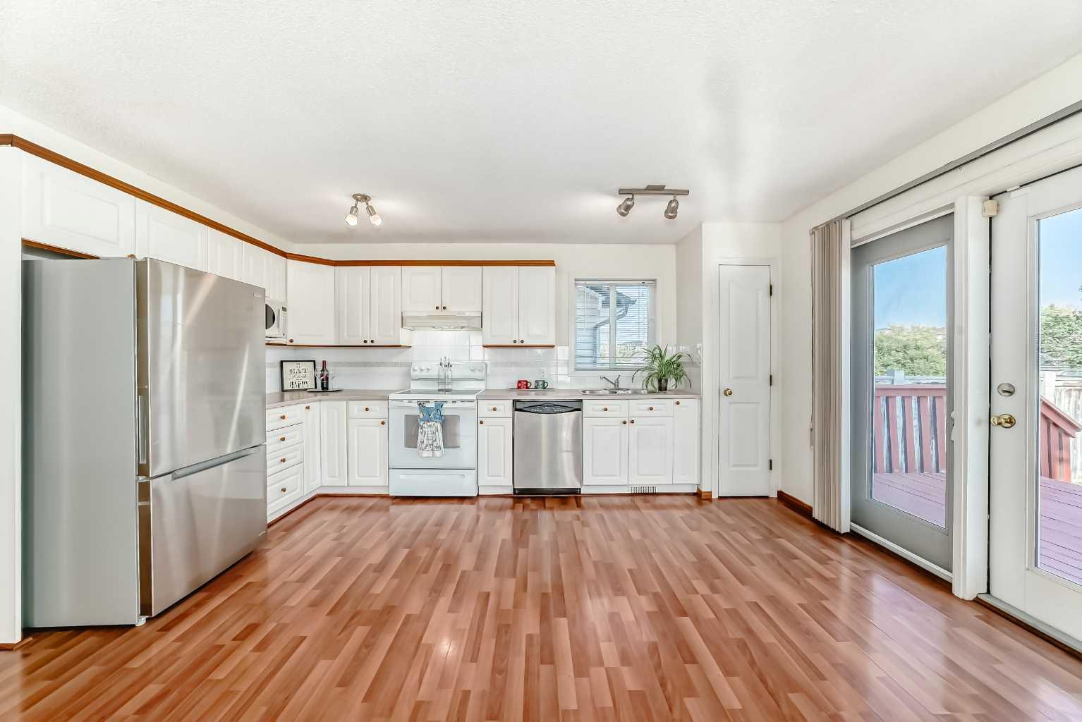 139 Bridlewood Cir SW, Calgary, AB T2Y 3L1