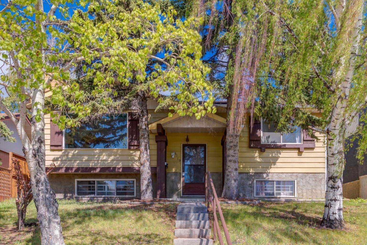 6119 Thornaby Way NW, Calgary, AB T2K 5K7
