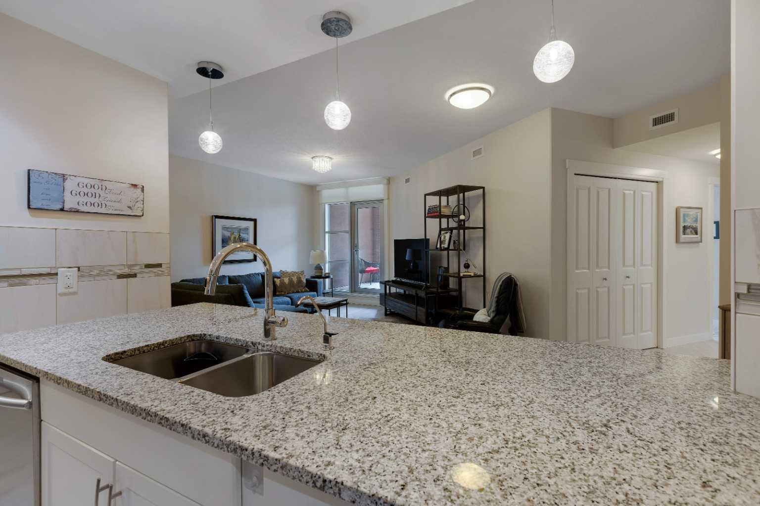 32 Varsity Estates Circle Nw Unit 109, Calgary, AB T3A 2Y1