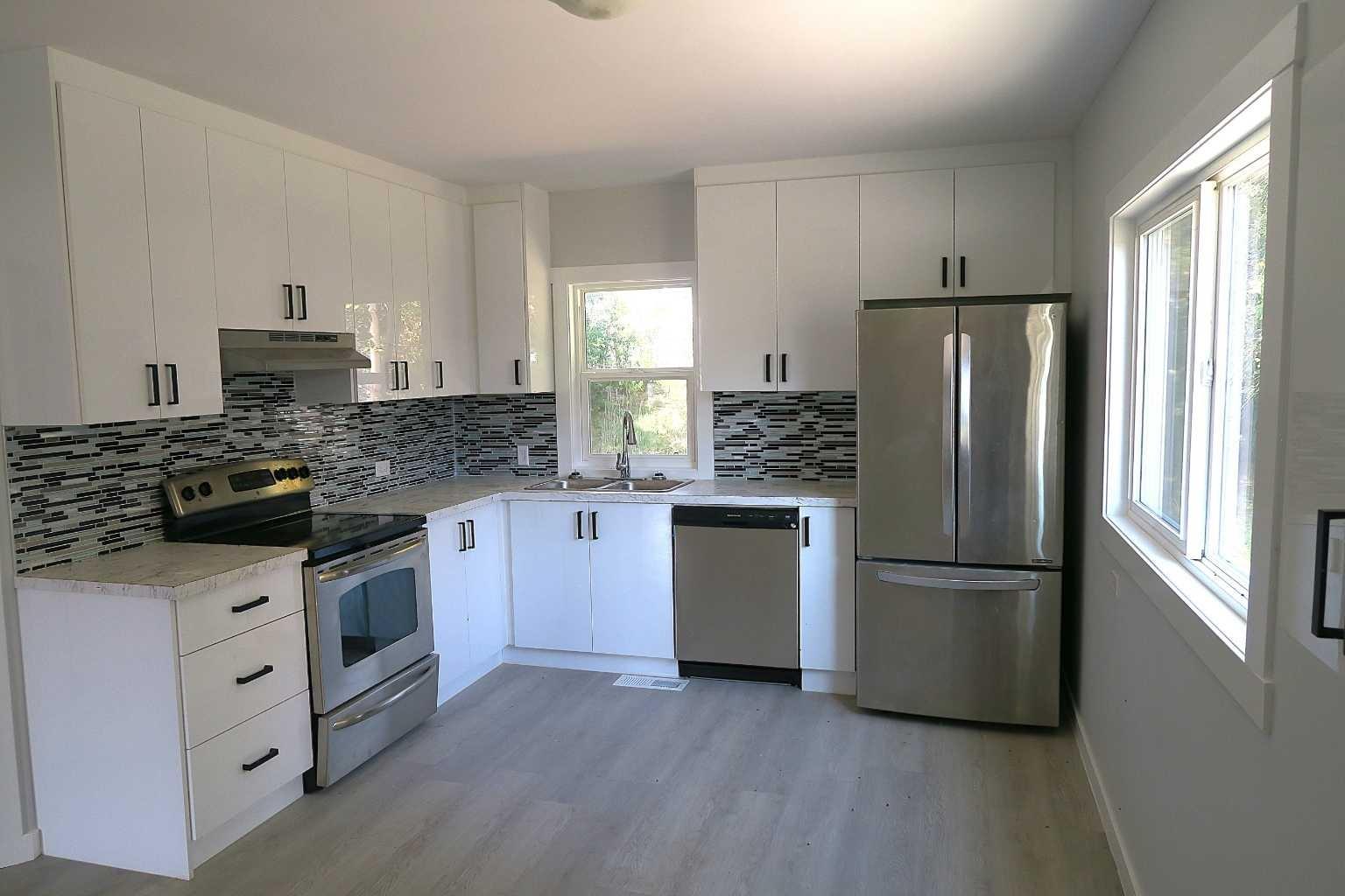 207 Centre St, Lomond, AB T0L 1G0