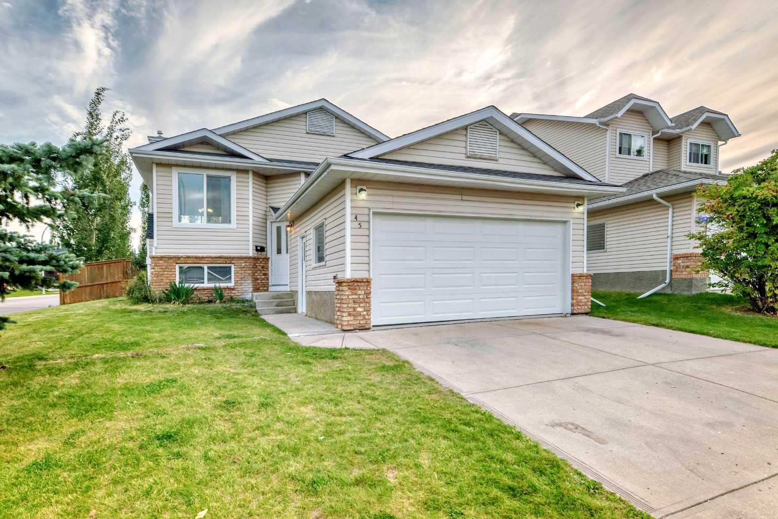 45 Westridge Dr, Okotoks, AB T1S 2N3